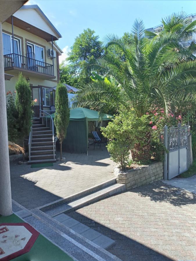 Guest House Nino Makhinjauri Dış mekan fotoğraf